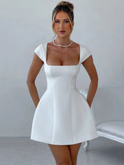 Cyra ™ vestido cuello cuadrado